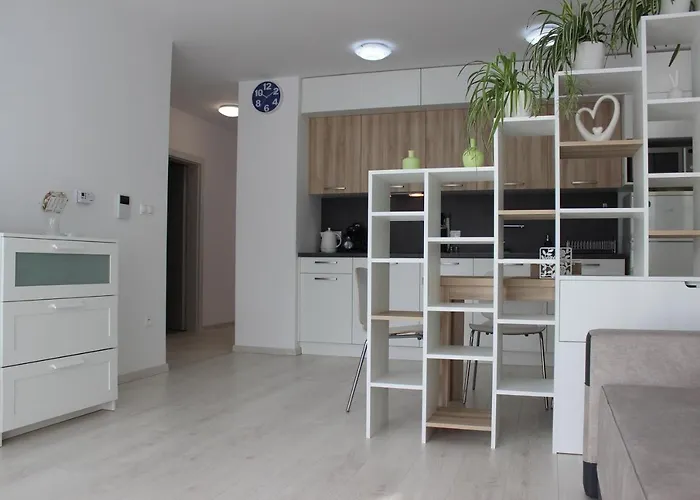 Leo Apartment Free Parking!!!